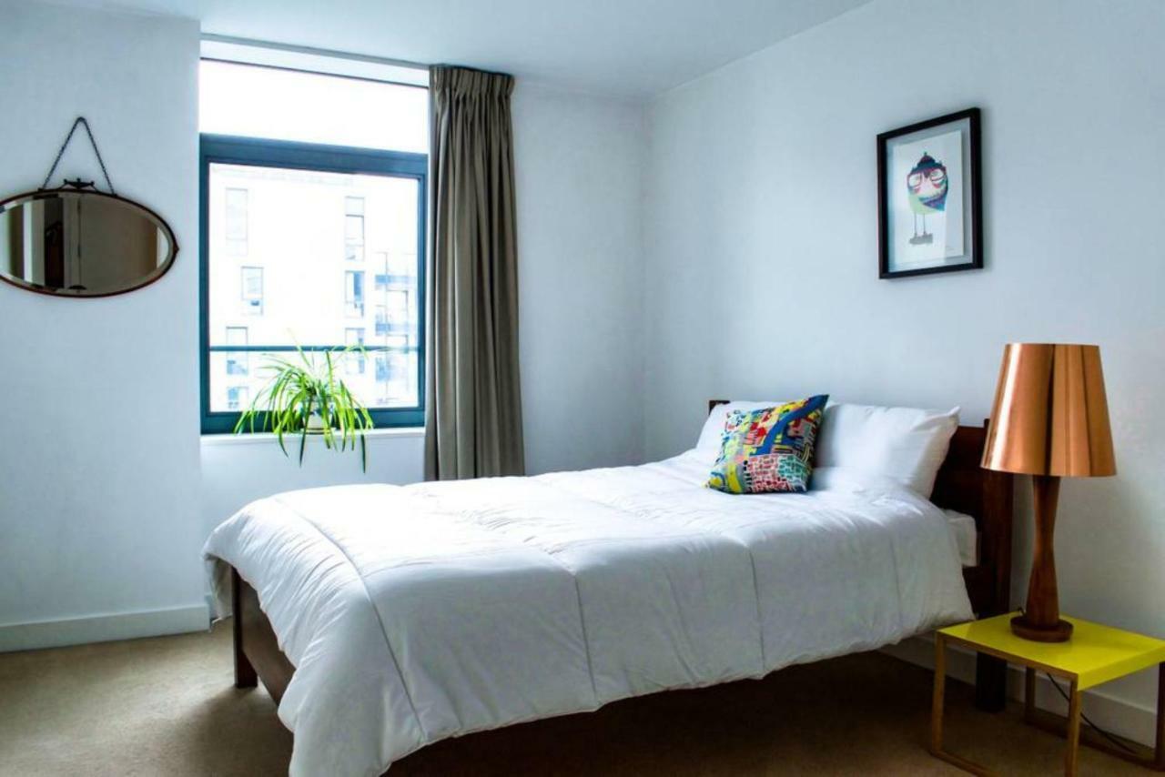 Stylish 2 Bedroom Flat With Balcony London Exterior photo